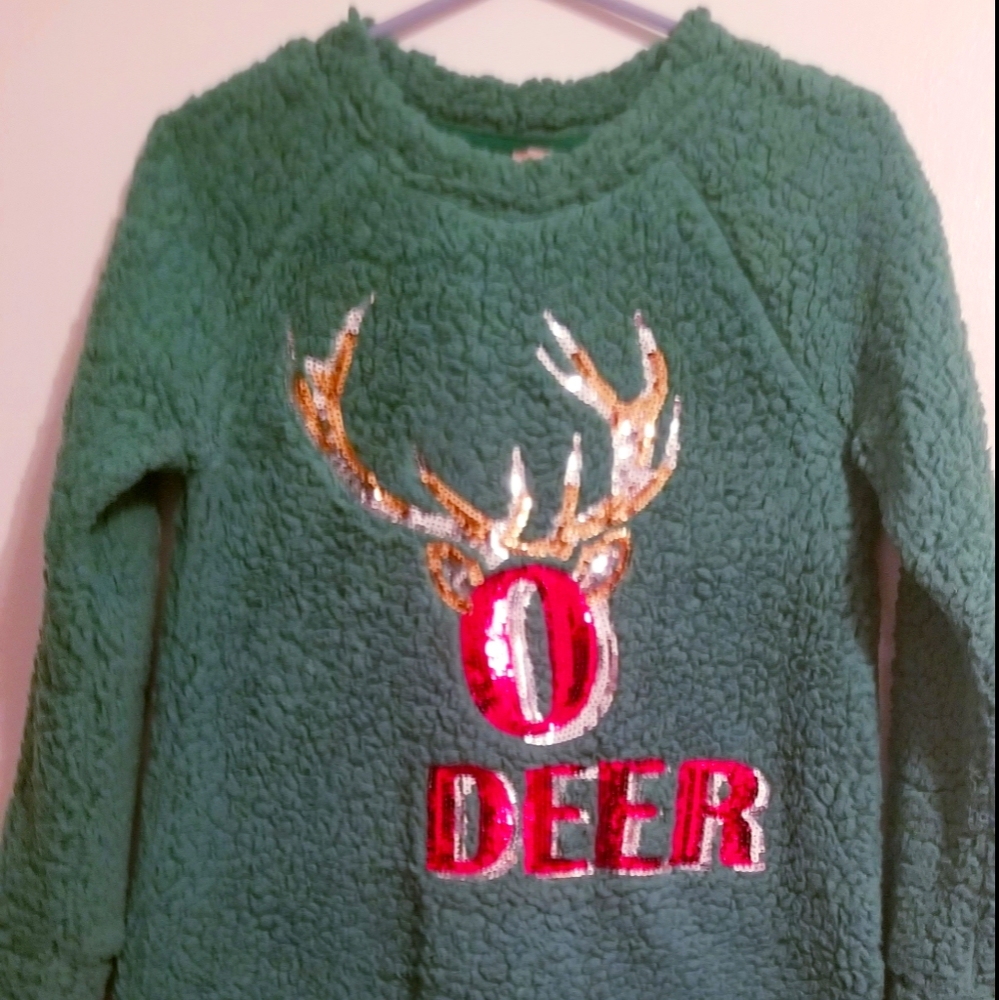 Women green sweater